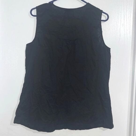 Apt. 9 Black Sleeveless Top With Button Detail & Embroidered Design XL - Picture 8 of 9